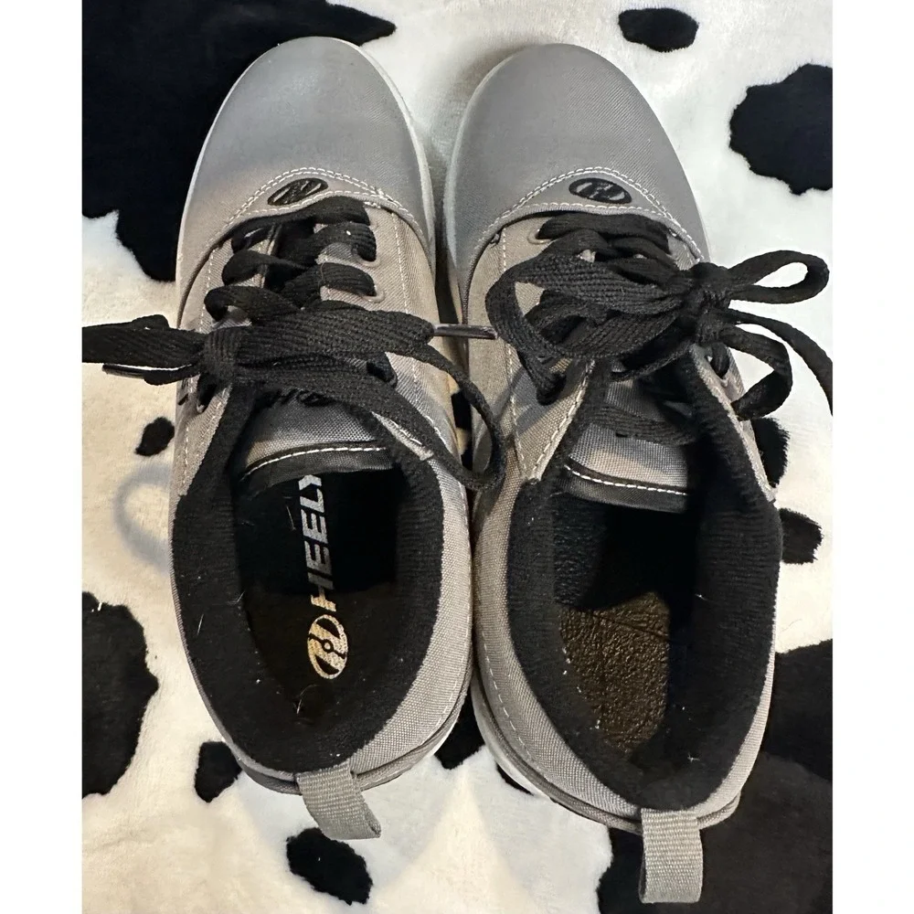 Heelys‎ Kids' Pro 20 LG Skate Sneaker Size 4 - Grey/Black